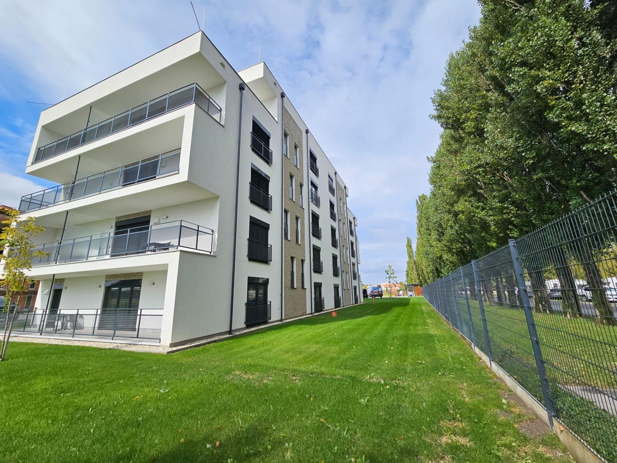 Harmonia Riva Apartman B11 Dunajská Streda Exterior foto